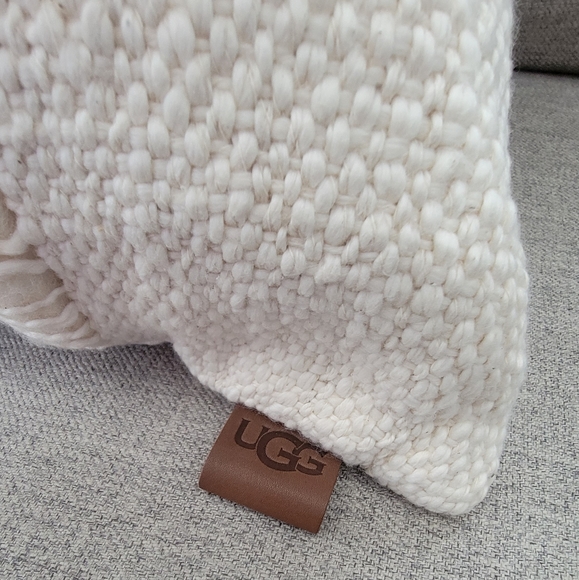 UGG Alicia Accent Pillow In Natural NWT - Picture 4 of 5